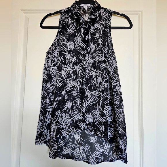 Ambiance Apparel Sleeveless Top - Size S - Picture 1 of 5